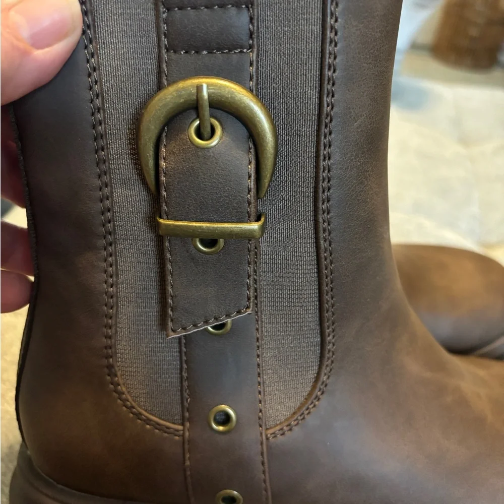 Rocket Dog Brown Heeled Boots - Picture 9 of 9